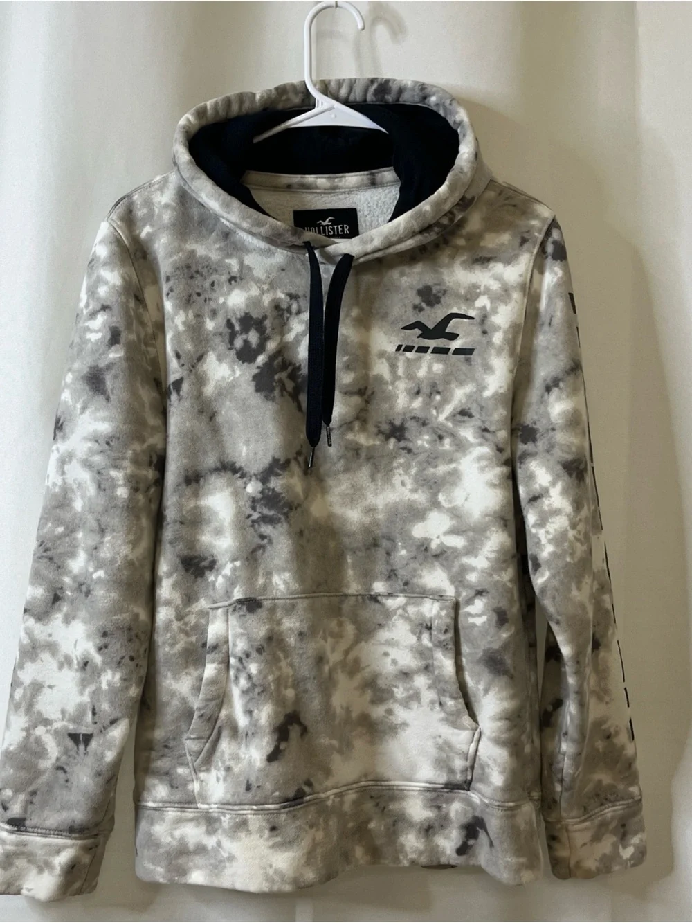 Hollister Men's Gray & Black Tie-Dye Crewneck Hoodie